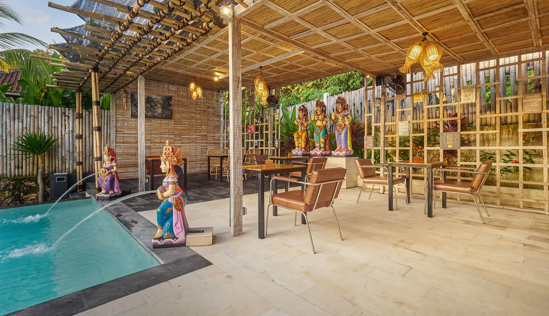 Coworking by the pool